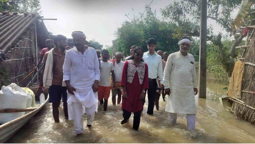 पिपरिया में बाढ़ पीड़ितों को राहत: पथुआ पंचायत के दो केंद्रों पर शुरू होगी सामुदायिक रसोई